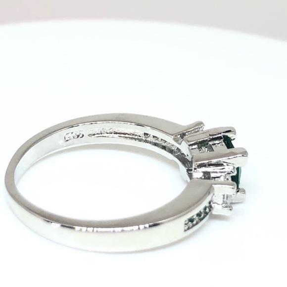 925/14kw Gold Princess Cut Emerald Green CZ Ring - Picture 6 of 10